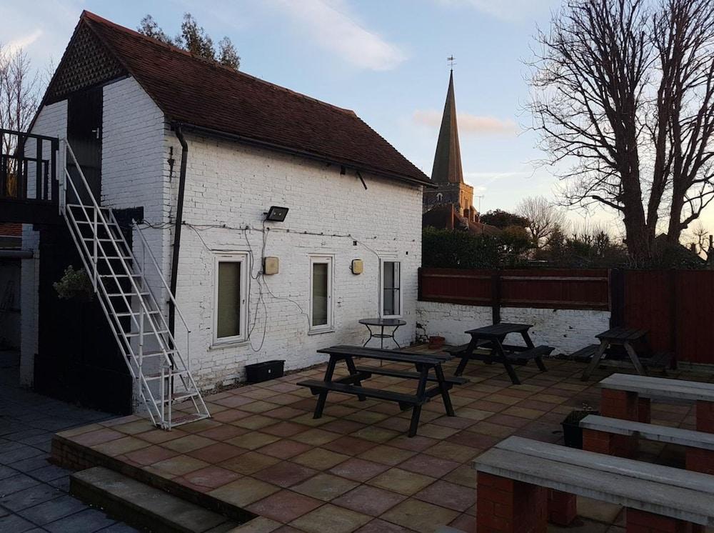 Swan Inn, Heathrow Airport Stanwell Exterior foto
