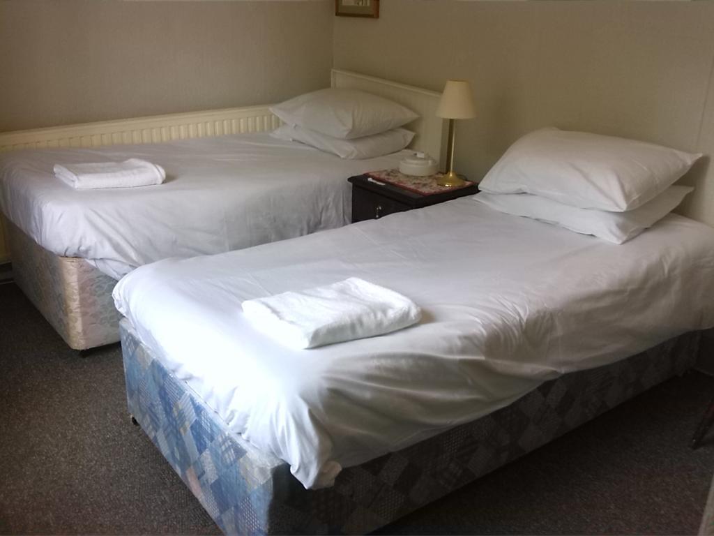 Swan Inn, Heathrow Airport Stanwell Habitación foto